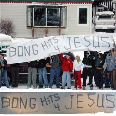Alaska Students Unfurl Controversial Banner, 2002 teaser