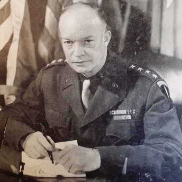 Supreme Commander Dwight Eisenhower D-Day G45302